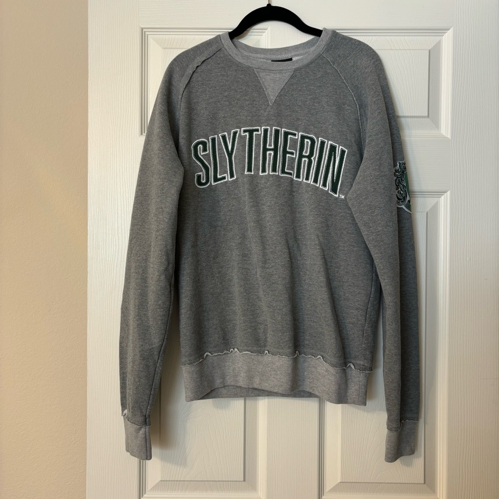 Wizarding World of Harry Potter Universal Studios Slytherin Sweatshirt Size M